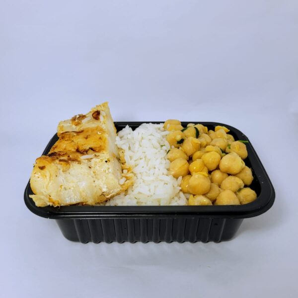 Iscas de Abadejo Grelhado com Arroz Branco e Grão de Bico Refogado